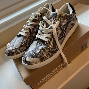 FRANCESCA’S LONDON FOG SNAKESKIN SNEAKERS (NIB)